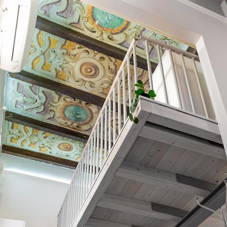 Appartamento Charming Frescoed Loft Bologna Esterno foto