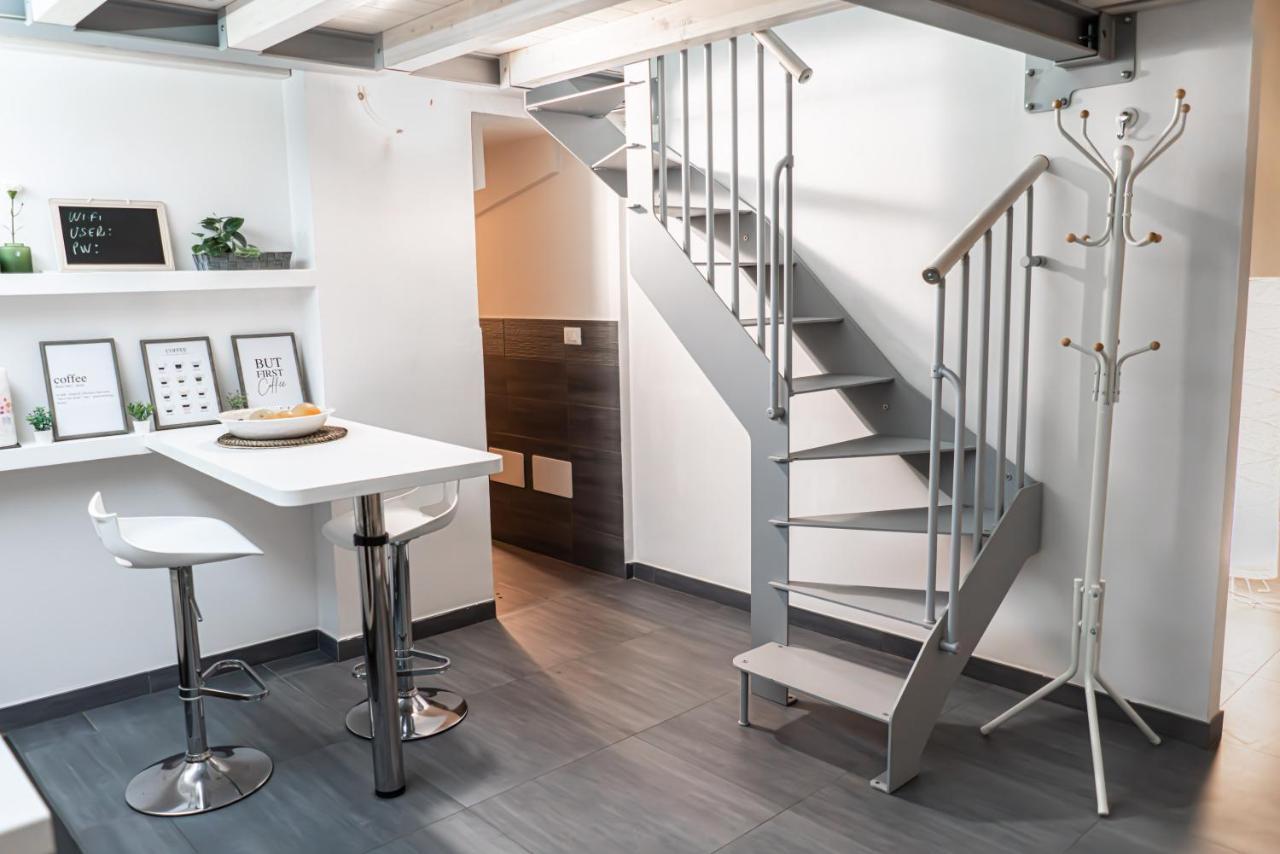 Appartamento Charming Frescoed Loft Bologna Esterno foto